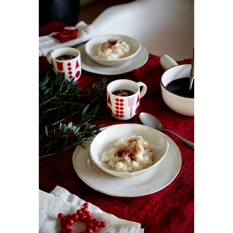 Aarikka HELMI Linen-Cotton Tablecloth on the table with Aarikka ELF mugs and tableware