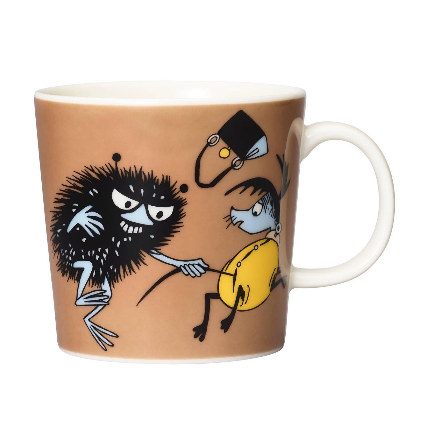 Arabia MOOMIN STINKY in ACTION Brown Mug (10 oz) | NØRDIK